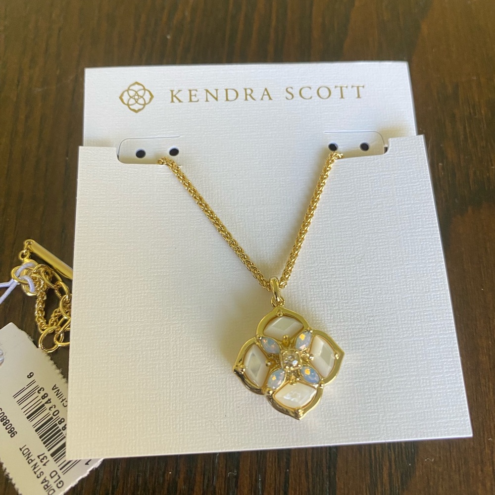 Kendra Scott Dira necklace
